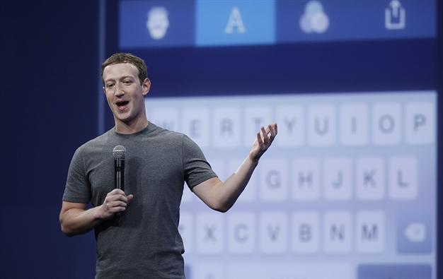 Facebook boss promises to support Muslims on social network