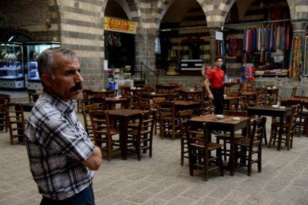 Tourism in Turkeys southeast shot by clashes