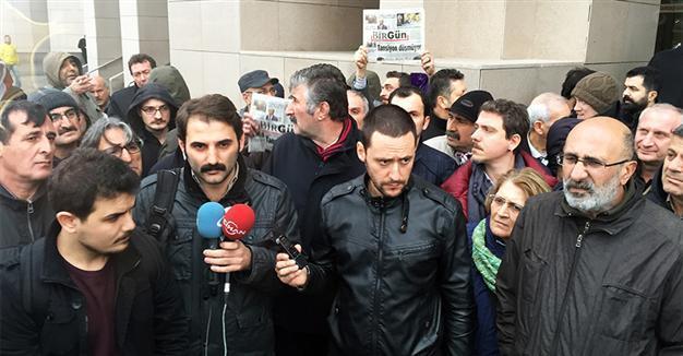 Three journalists get suspended sentences for ‘insulting’ Erdoğan