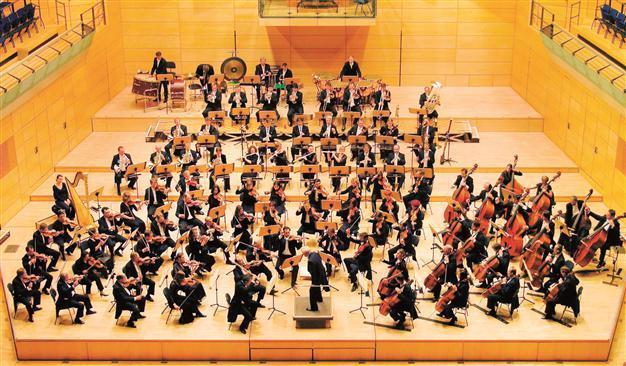 Barenboim, Berlin orchestra confirm plans for Tehran concert