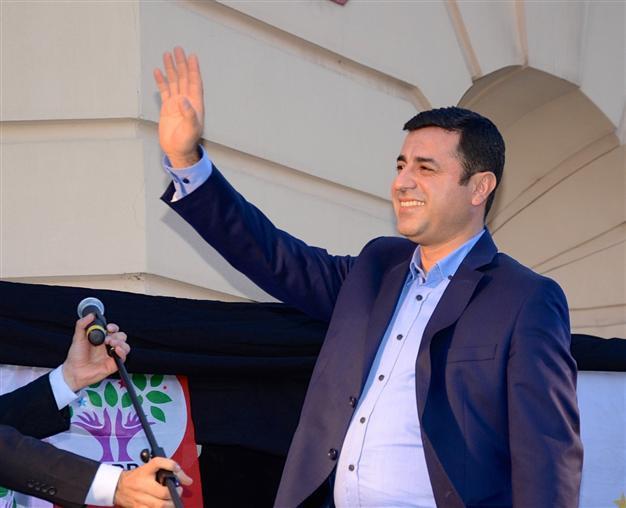 Under curfew, Kurds have no choice but autonomy, Demirtaş says