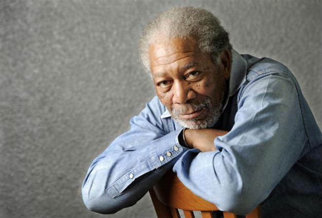 Actor Morgan Freeman in plane scare: Reports