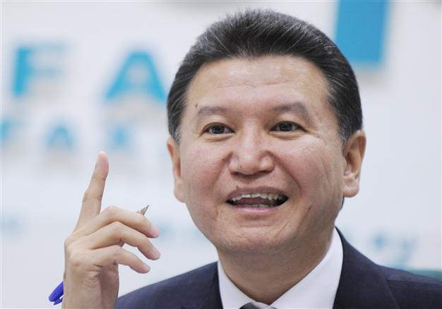 Leader of world chess body steps down over alleged Syria links