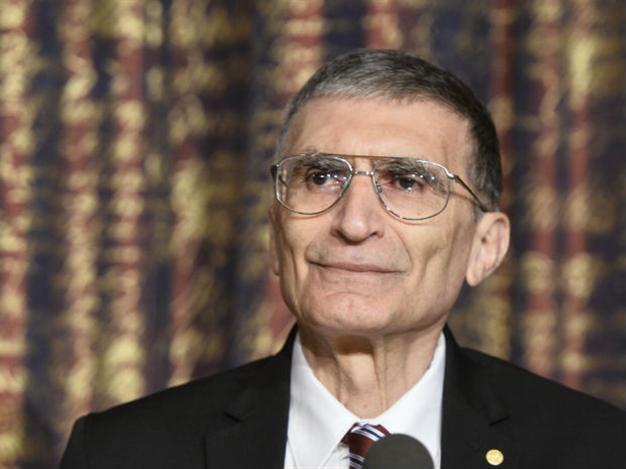 Turkish Nobel Prize winner denounces Putin’s ‘madnesses’