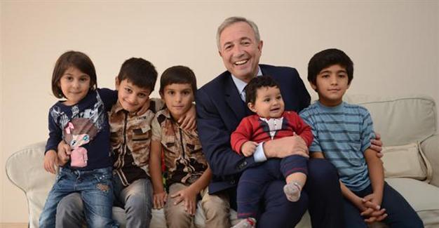Turkish businessman opens houses to Syrian refugees