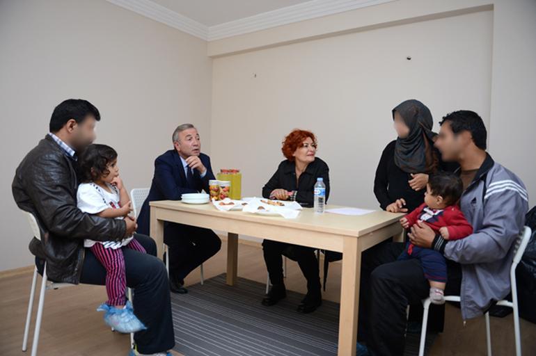Turkish businessman opens houses to Syrian refugees