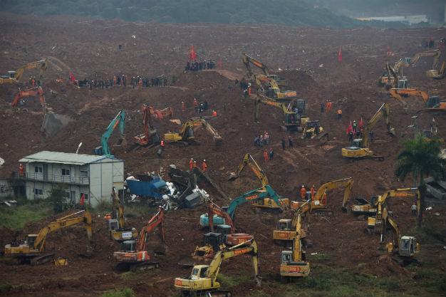 China landslide leaves 91 missing, sparks gas explosion