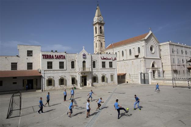 School still out for Israels Arabs amid strike over funding