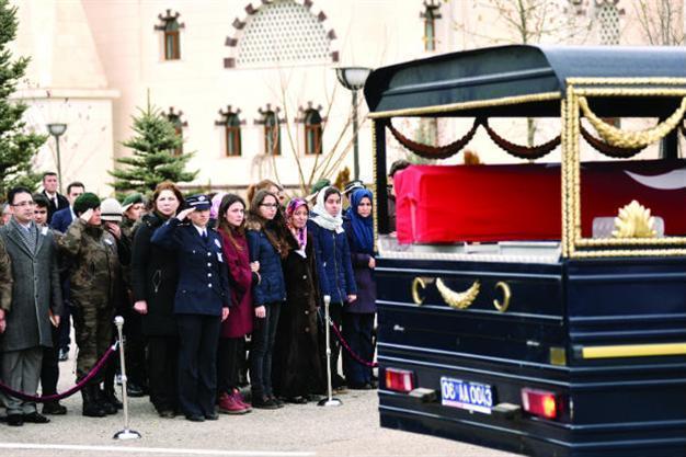 Police officer dies three weeks after PKK attack in southeast