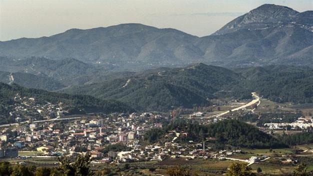 Shots fired across Syrian border into Turkey