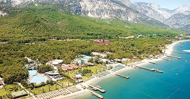 Sharp hike in Antalya hotel occupancy rates in November amid plunge across country