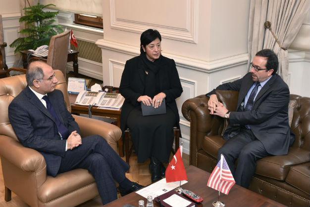Turkish minister, US envoy talk on border security, terrorism fight