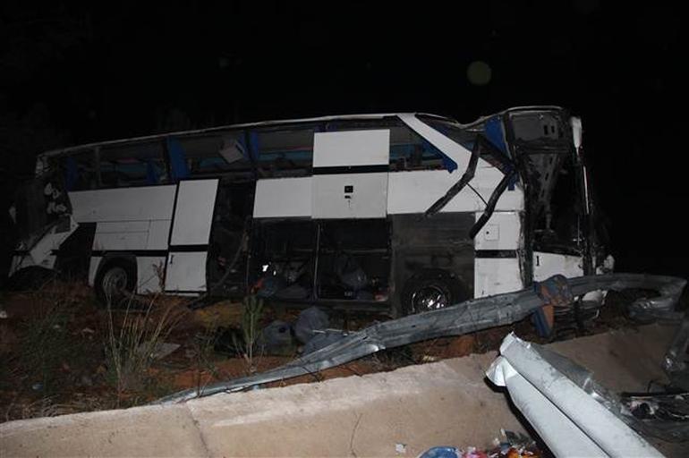 Eight killed in new migrant bus accident in western Turkey