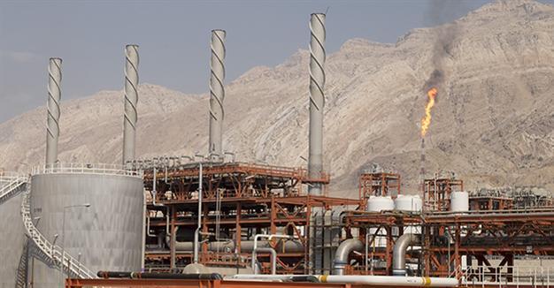 Brent oil falls below $28 after Iran sanctions lifted