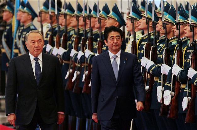 Japan PM oversees Central Asia business deals worth $26 bln