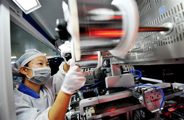 China manufacturing activity shrinks for 3rd straight month