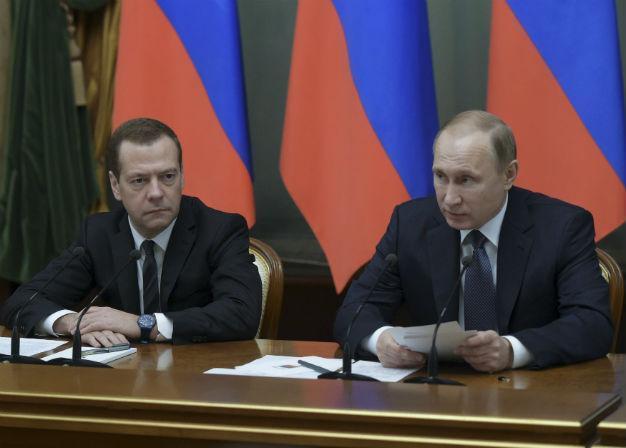 Russia bans Turkish companies from construction, tourism, services for state