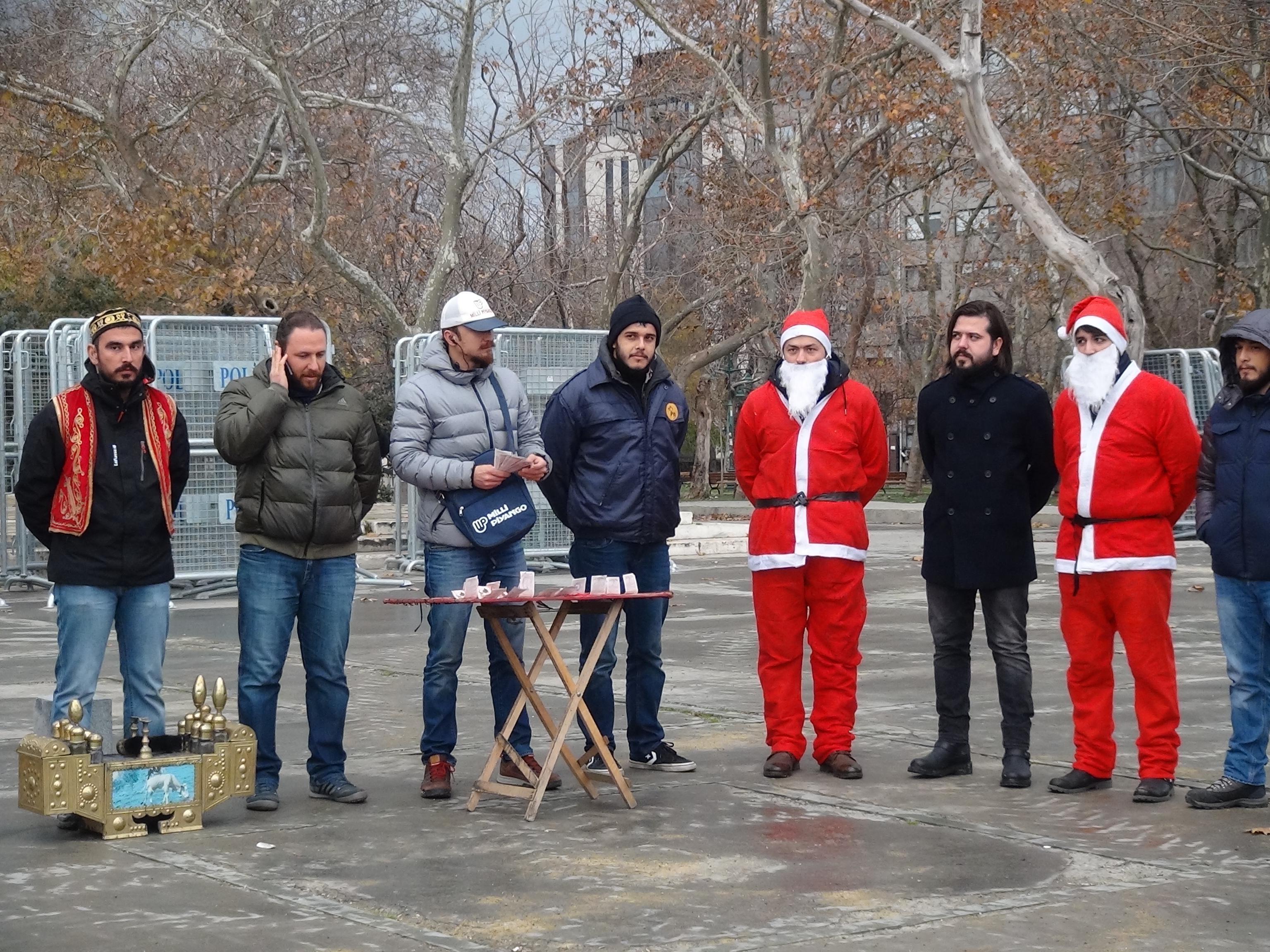 Plainclothes police to dress as Santa during New Year’s celebrations in Istanbul