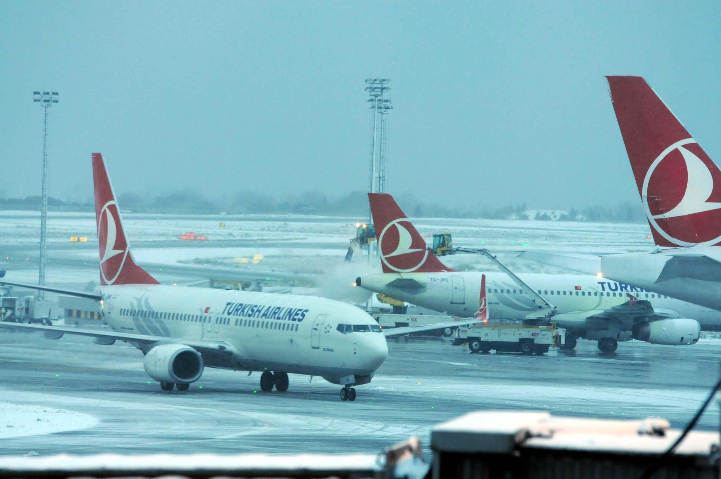 Snow storms paralyze life across Turkey