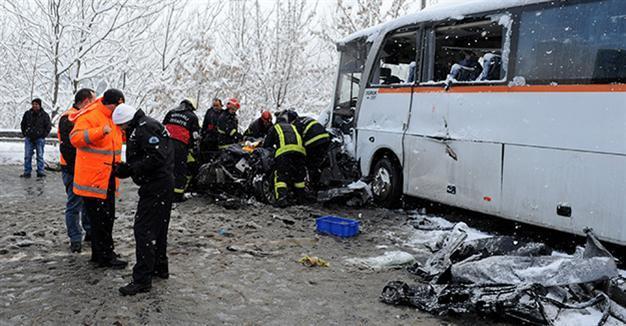 One dead, 30 wounded in multi-car crash on highway to Istanbul