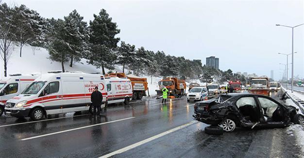 Three snow removal workers killed in New Year car crash on Istanbul highway