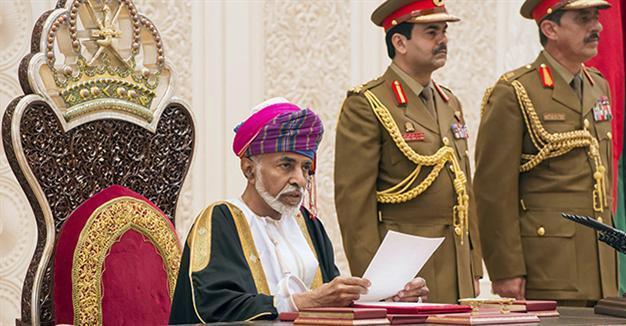 Oman cuts 2016 spending in light of lower oil prices
