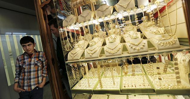 Turkey plans to issue work permits for Syrians