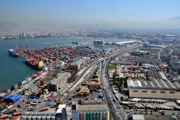 Turkey’s current account deficit narrows as oil prices continue to drop