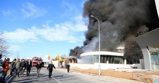 Fire breaks out at hotel construction in Istanbul