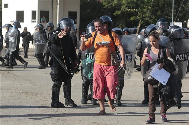 Nicaragua sends Cuban border-crashers back to Costa Rica