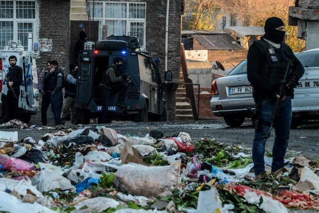 Turkish PM accuses southeastern municipalities of supporting terror, vows punishment