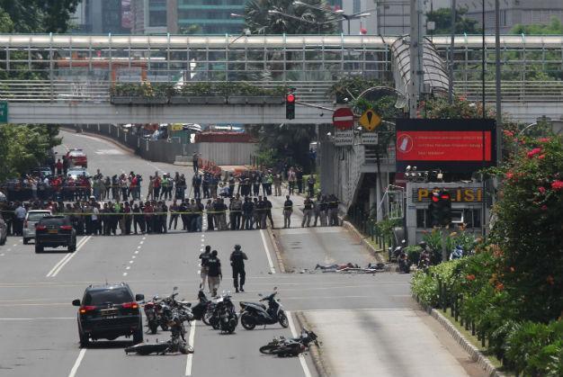 ISIL attacks Jakarta in first strike at Indonesia