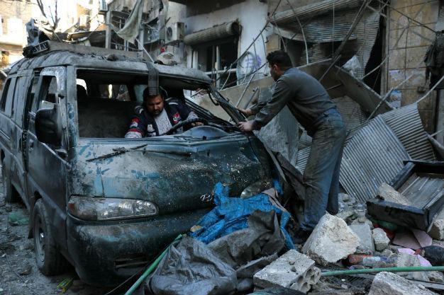 ISIL abducts over 400 in east Syria after deadly assault