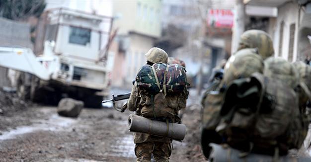 Turkey destroys 15 PKK shelters in southeast