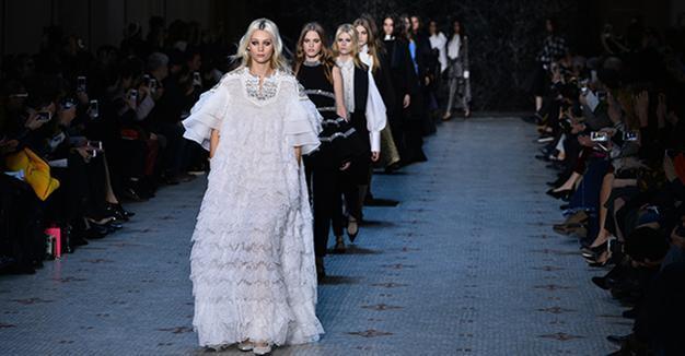 Turkish designer displays fashions at Louvre