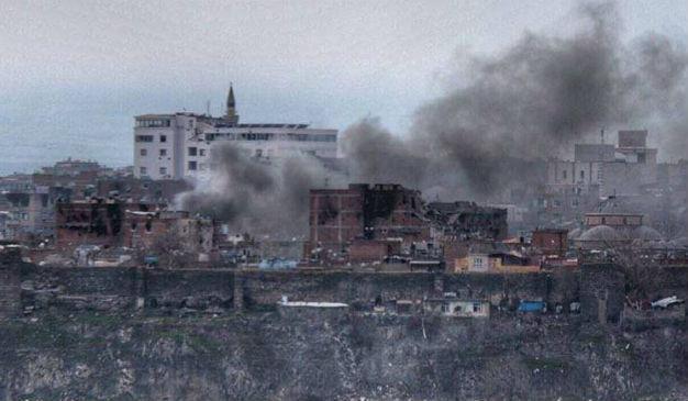 Curfew widens as PKK kills 4 security forces in Sur