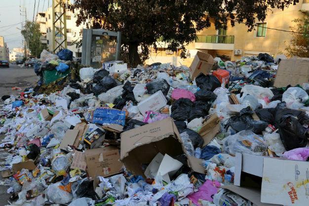 Lebanon cabinet agrees to export country’s waste in bid to end crisis