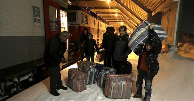 Sweden plans to expel up to 80,000 asylum-seekers: Minister