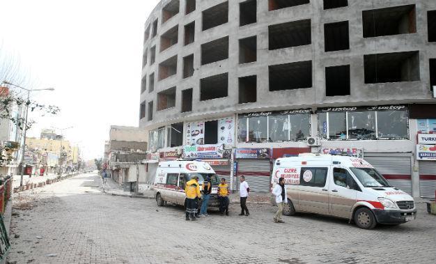 Turkish gov’t, HDP at odds over lack of ambulance service to civilians stranded in Cizre