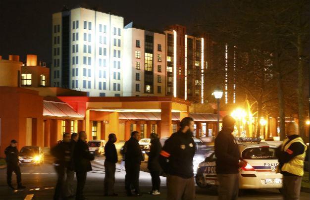 Man arrested in Disneyland Paris hotel with two handguns: Police