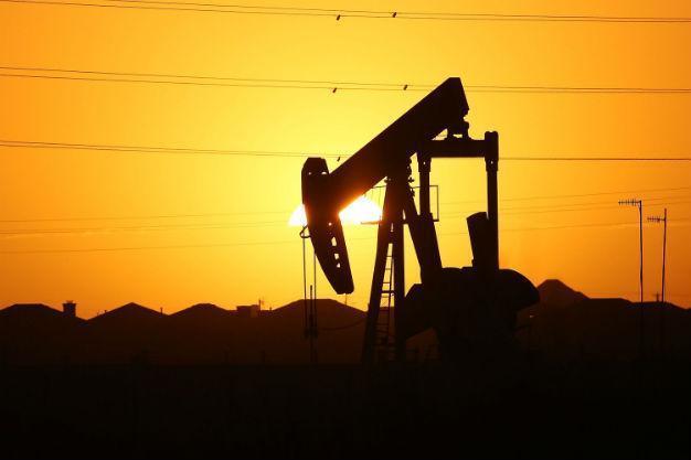 Turkey’s trade deficit narrows sharply amid oil slump
