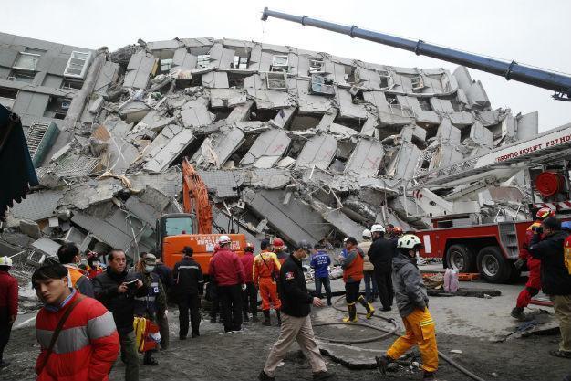 Two survivors rescued from rubble of Taiwan quake