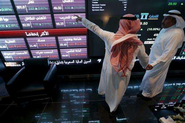 Saudi aims for first foreign bond as soon as next year –sources