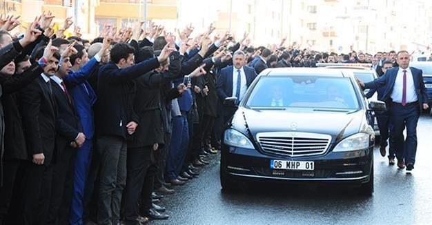 MHP head Bahçeli returns to office after heart surgery