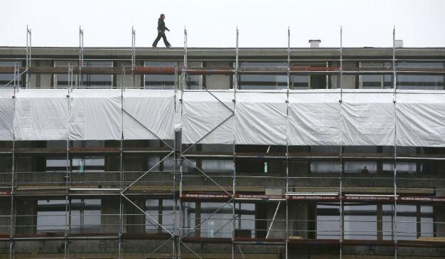 Clouds over German economy as industrial output, exports fall