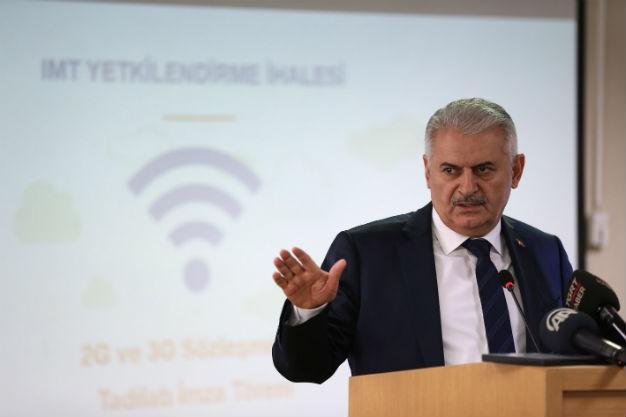 Minister Yıldırım calls on operators to begin fiber mobilization