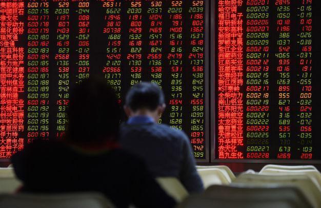 OECD cuts 2016 growth forecast, addresses risks emerging markets
