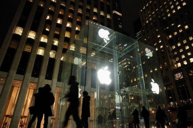 Big tech companies belatedly join Apple in encryption fight