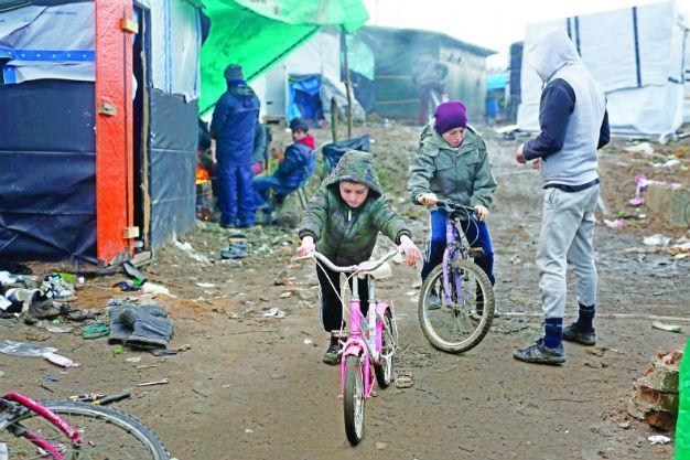 Calais camp, symbol of migrant crisis, set for destruction