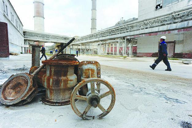 Russia central bank prepares for $35 oil as economic recovery stays elusive